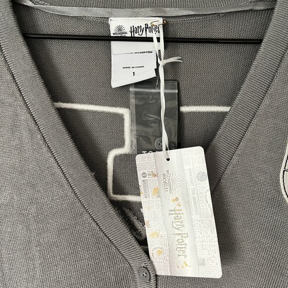 Torrid Harry Potter Hogwarts Cardigan Hufflepuff Gryffindor Ravenclaw Sweater 1X - Picture 7 of 8